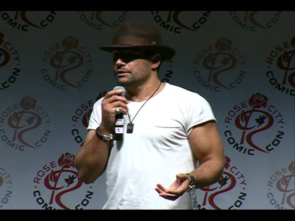 Manu Bennett Rose City Comic Con