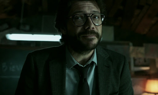 профессор серхио бумажный дом. профессор бумажный. Professor сериал бумажный дом 2 сезон. альваро морте бумажный дом. La casa de papel профессор.