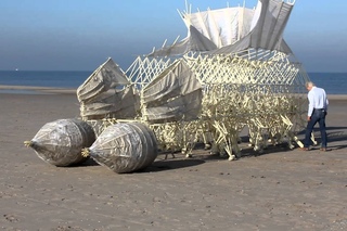 Strandbeest with stomach technology