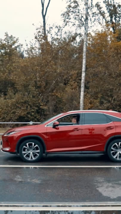 Жеке порно: мойынсұнғыш қыз сорады Лифттегі видеоны көру