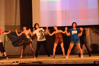 Mad Mult Show   dance