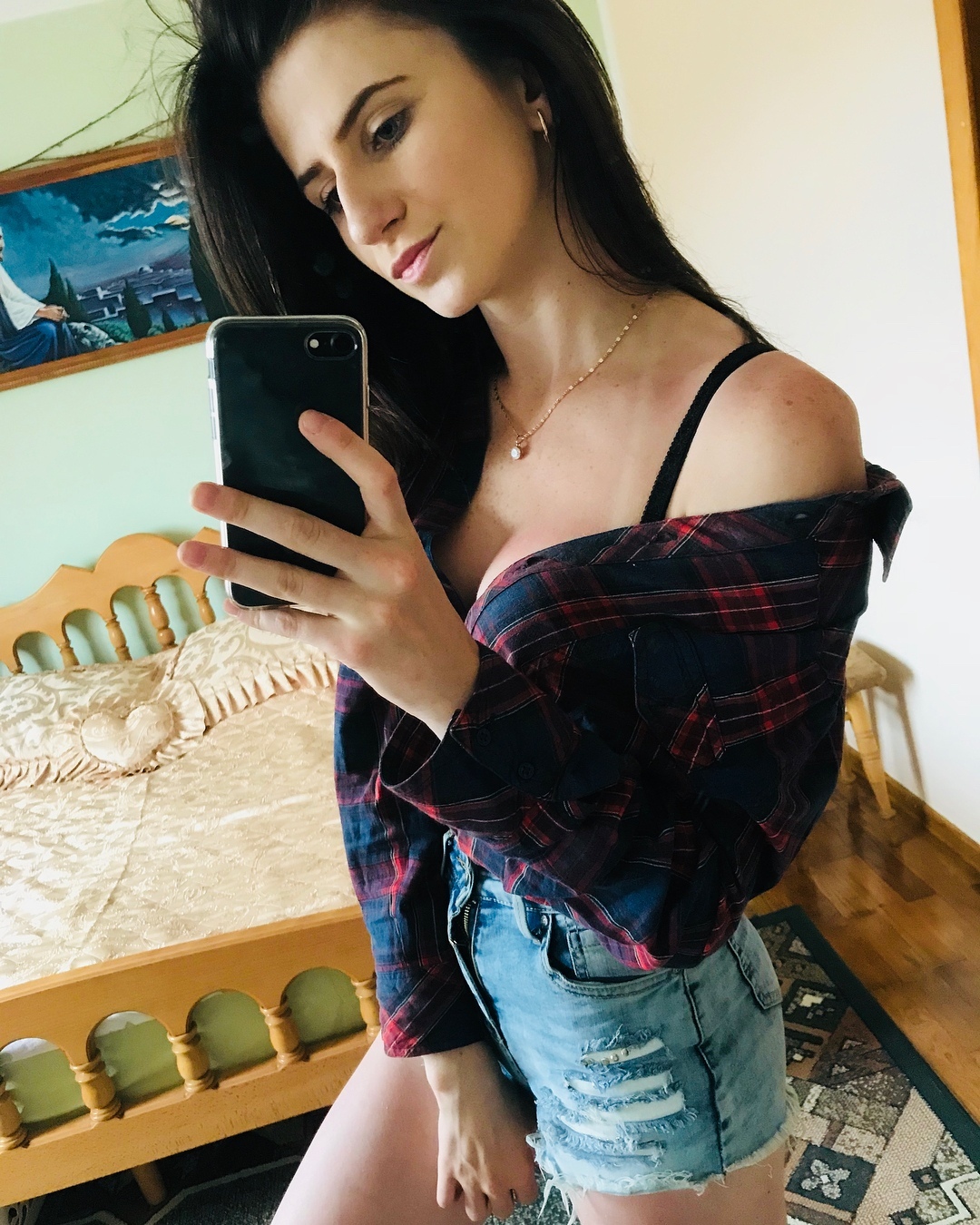 Felicia         Elaine from Prague