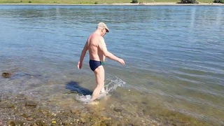 Купание красного коня (с) В Рейне