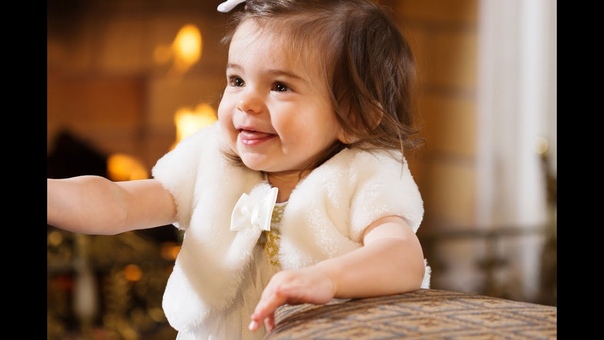 Capturing Candid Moments, The Flower Girl Walk Through a Wedding with Justin and