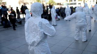Pau : les masques blancs manifestent