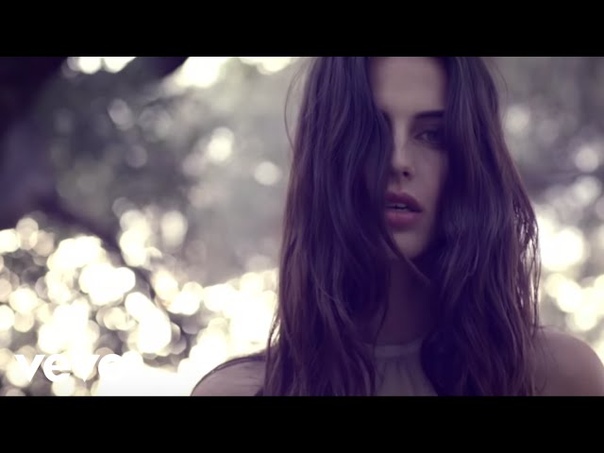 Jessica Lowndes Deja