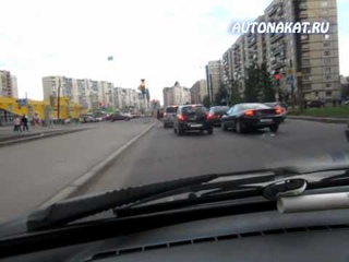 Левый поворот на регулируемом перекрестке