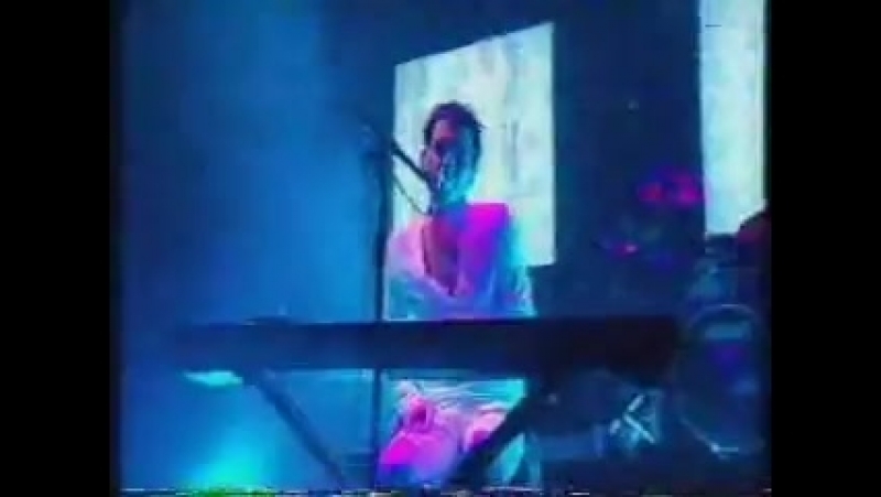 Placebo Live in Paris 2003 Peeping